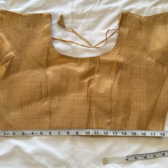 Beautiful Golden blouse - Picture 2 of 4